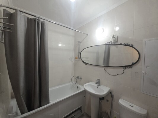 Продам трехкомнатную (3-комн.) квартиру, Краснодарская ул, 6, Москва г