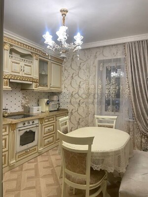 Продам трехкомнатную (3-комн.) квартиру, Литературный (Пригород Лесное мкр.) б-р, 7, Мисайлово д