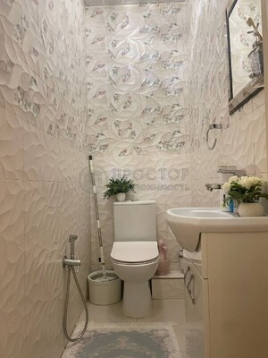 Продам трехкомнатную (3-комн.) квартиру, Литературный (Пригород Лесное мкр.) б-р, 7, Мисайлово д