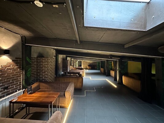 Продам коммерческое помещение 450 м2, Саляма Адиля ул, 9к3, Москва г