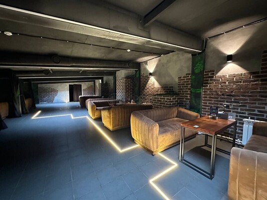 Продам коммерческое помещение 450 м2, Саляма Адиля ул, 9к3, Москва г