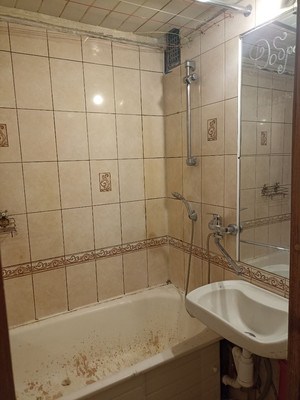 Продам трехкомнатную (3-комн.) квартиру, Камышовая ул, 54к1, Санкт-Петербург г