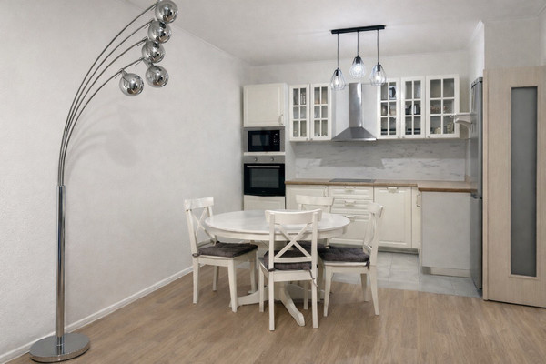 Продам двухкомнатную (2-комн.) квартиру, Новомосковская ул, 14к2, Москва г