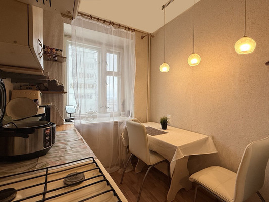 Продам трехкомнатную (3-комн.) квартиру, Полевая ул, 11а, Медведево пгт