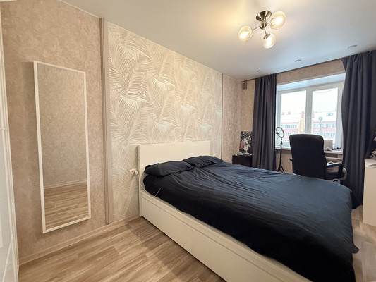 Продам трехкомнатную (3-комн.) квартиру, Полевая ул, 11а, Медведево пгт