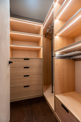 Сдам трехкомнатную (3-комн.) квартиру, Петровский пр-кт, 24к2, Санкт-Петербург г