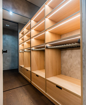 Сдам трехкомнатную (3-комн.) квартиру, Петровский пр-кт, 24к2, Санкт-Петербург г