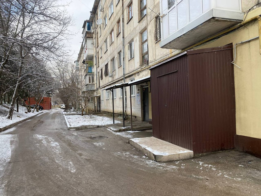 Продам трехкомнатную (3-комн.) квартиру, Беспалова ул, 29, Симферополь г