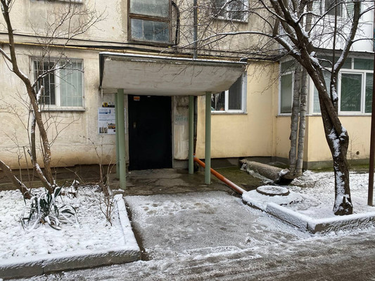 Продам трехкомнатную (3-комн.) квартиру, Беспалова ул, 29, Симферополь г