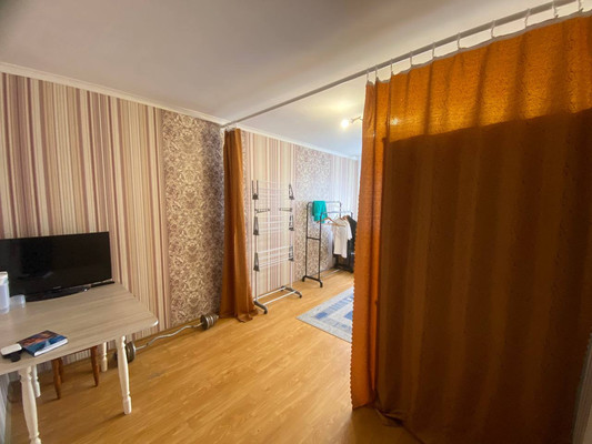 Продам трехкомнатную (3-комн.) квартиру, Беспалова ул, 29, Симферополь г