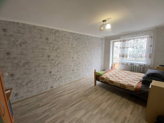 Продам трехкомнатную (3-комн.) квартиру, Беспалова ул, 29, Симферополь г