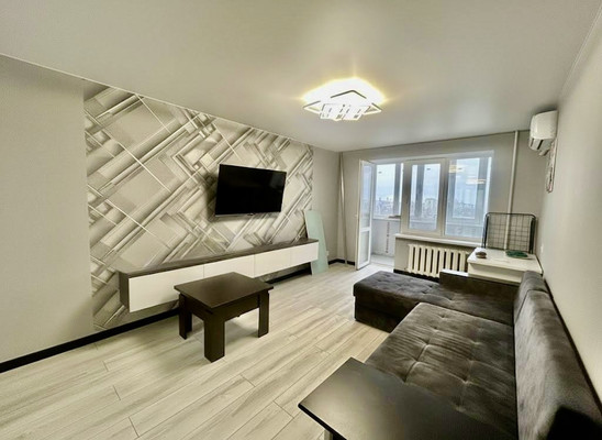 Продам однокомнатную (1-комн.) квартиру, Русская ул, 38А, Симферополь г