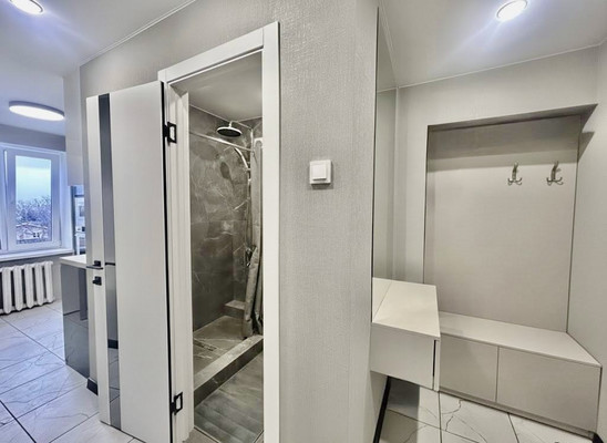 Продам однокомнатную (1-комн.) квартиру, Русская ул, 38А, Симферополь г