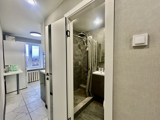 Продам однокомнатную (1-комн.) квартиру, Русская ул, 38А, Симферополь г