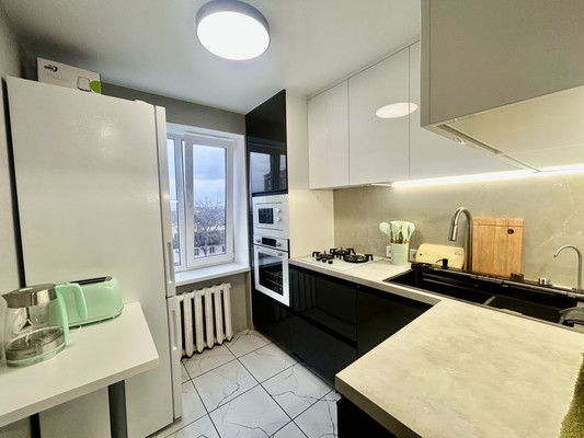 Продам однокомнатную (1-комн.) квартиру, Русская ул, 38А, Симферополь г