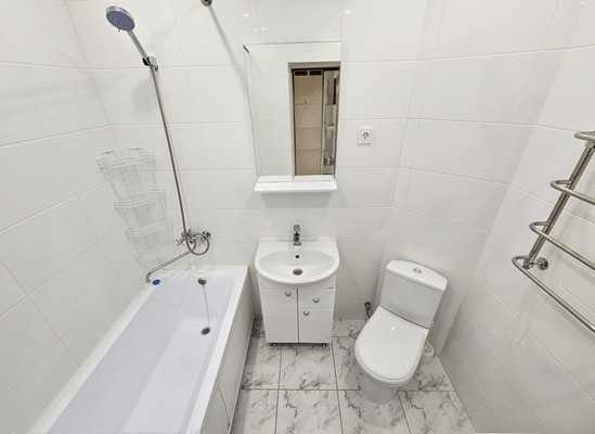 Продам однокомнатную (1-комн.) квартиру, Конева ул, 1, Ханты-Мансийск г