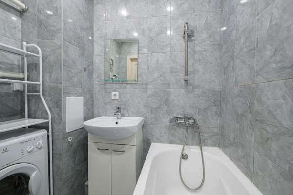 Продам однокомнатную (1-комн.) квартиру, Екатерининская ул, 8к1, Мурино п