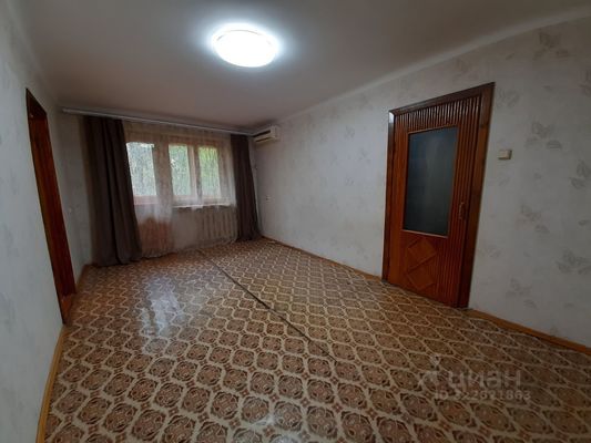 Продам трехкомнатную (3-комн.) квартиру, Кирова пр-кт, 12а, Симферополь г