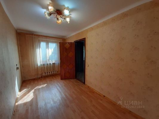 Продам трехкомнатную (3-комн.) квартиру, Кирова пр-кт, 12а, Симферополь г