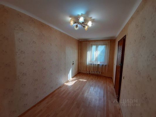 Продам трехкомнатную (3-комн.) квартиру, Кирова пр-кт, 12а, Симферополь г