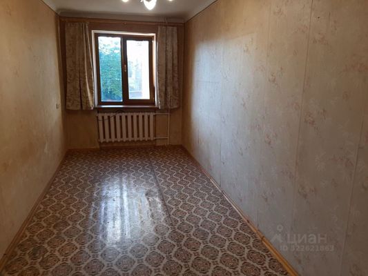 Продам трехкомнатную (3-комн.) квартиру, Кирова пр-кт, 12а, Симферополь г