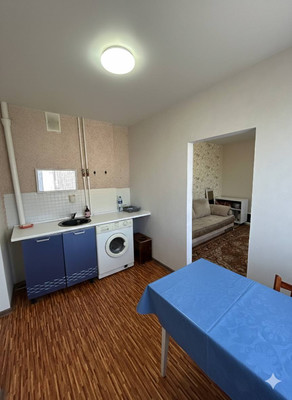 Продам однокомнатную (1-комн.) квартиру, Лизы Чайкиной ул, 38, Симферополь г