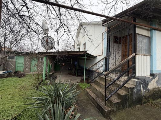 Продам двухкомнатную (2-комн.) квартиру, 51-й Армии ул, 49, Симферополь г