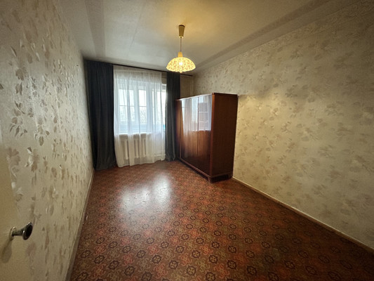 Продам трехкомнатную (3-комн.) квартиру, Комарова б-р, 7, Ростов-на-Дону г