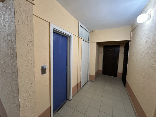 Продам трехкомнатную (3-комн.) квартиру, Комарова б-р, 7, Ростов-на-Дону г