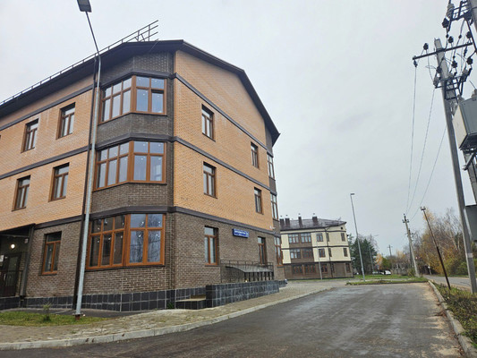 Продам трехкомнатную (3-комн.) квартиру, Березовая Роща ул, 12, Редькино д