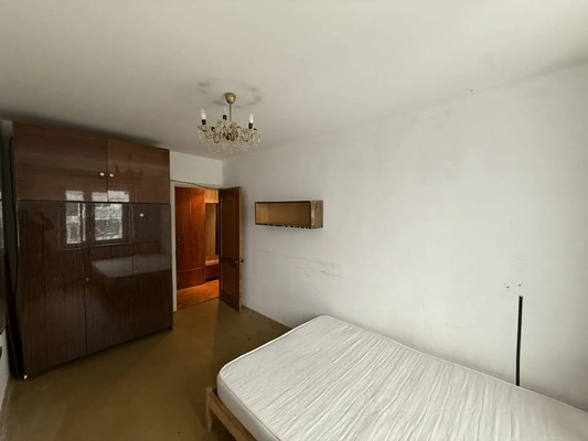 Продам трехкомнатную (3-комн.) квартиру, Никитинская ул, 27к3, Москва г