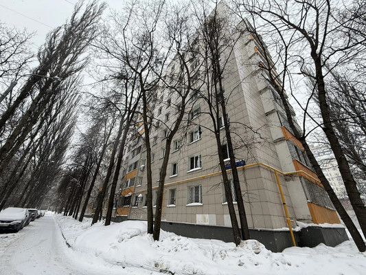 Продам трехкомнатную (3-комн.) квартиру, Никитинская ул, 27к3, Москва г