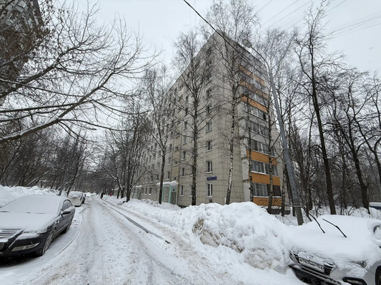 Продам трехкомнатную (3-комн.) квартиру, Никитинская ул, 27к3, Москва г