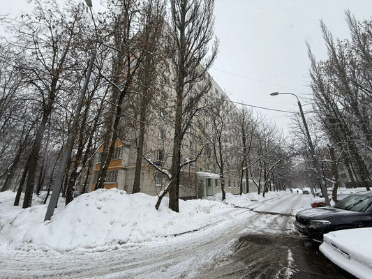 Продам трехкомнатную (3-комн.) квартиру, Никитинская ул, 27к3, Москва г