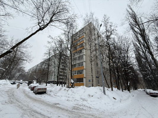 Продам трехкомнатную (3-комн.) квартиру, Никитинская ул, 27к3, Москва г