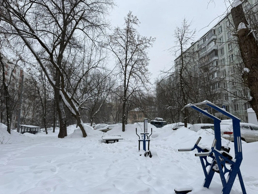 Продам трехкомнатную (3-комн.) квартиру, Никитинская ул, 27к3, Москва г