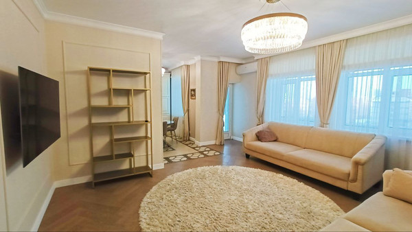 Продам трехкомнатную (3-комн.) квартиру, Карла Маркса ул, 28, Ханты-Мансийск г