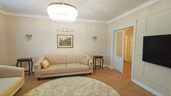 Продам трехкомнатную (3-комн.) квартиру, Карла Маркса ул, 28, Ханты-Мансийск г