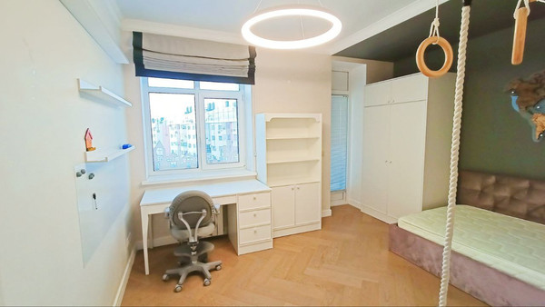 Продам трехкомнатную (3-комн.) квартиру, Карла Маркса ул, 28, Ханты-Мансийск г