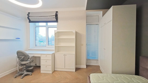 Продам трехкомнатную (3-комн.) квартиру, Карла Маркса ул, 28, Ханты-Мансийск г