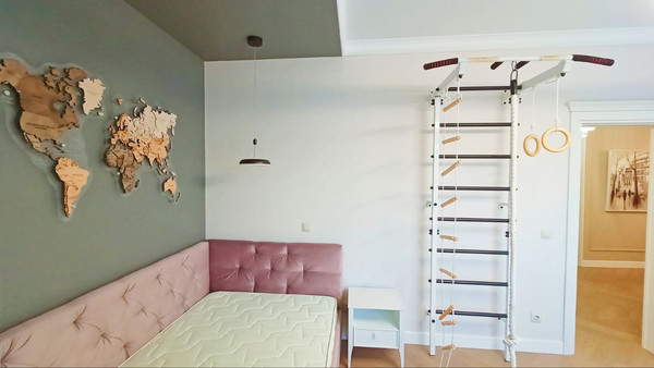 Продам трехкомнатную (3-комн.) квартиру, Карла Маркса ул, 28, Ханты-Мансийск г