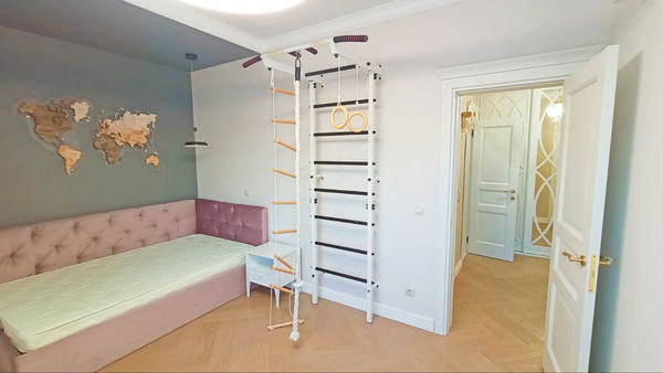 Продам трехкомнатную (3-комн.) квартиру, Карла Маркса ул, 28, Ханты-Мансийск г