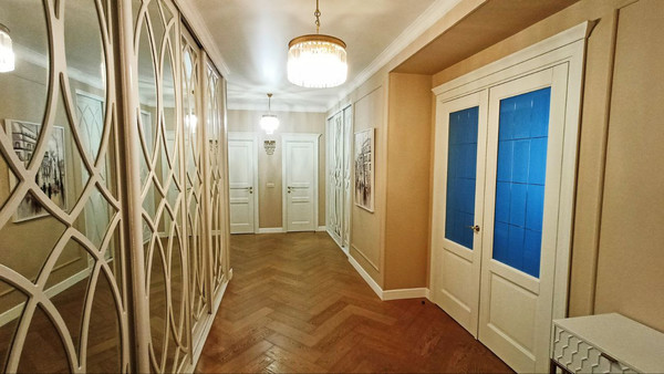 Продам трехкомнатную (3-комн.) квартиру, Карла Маркса ул, 28, Ханты-Мансийск г