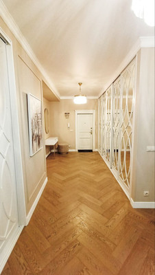 Продам трехкомнатную (3-комн.) квартиру, Карла Маркса ул, 28, Ханты-Мансийск г