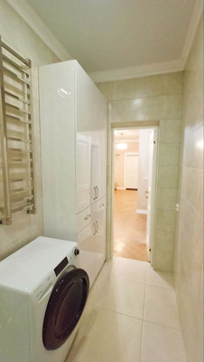 Продам трехкомнатную (3-комн.) квартиру, Карла Маркса ул, 28, Ханты-Мансийск г