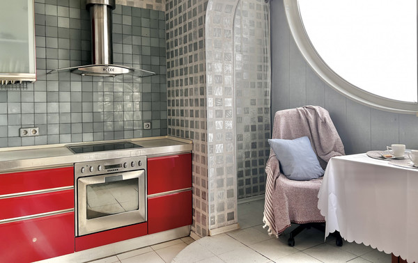 Продам однокомнатную (1-комн.) квартиру, Мячковский б-р, 1, Москва г