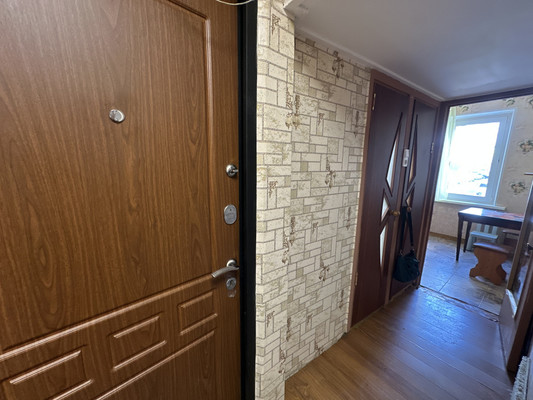 Продам трехкомнатную (3-комн.) квартиру, Голубинская ул, 3к1, Москва г