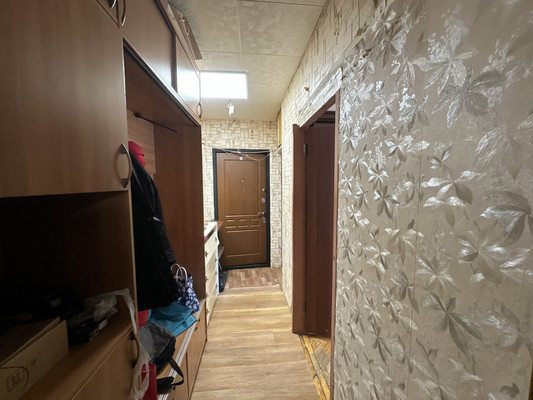 Продам трехкомнатную (3-комн.) квартиру, Голубинская ул, 3к1, Москва г