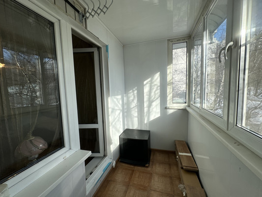 Продам трехкомнатную (3-комн.) квартиру, Голубинская ул, 3к1, Москва г