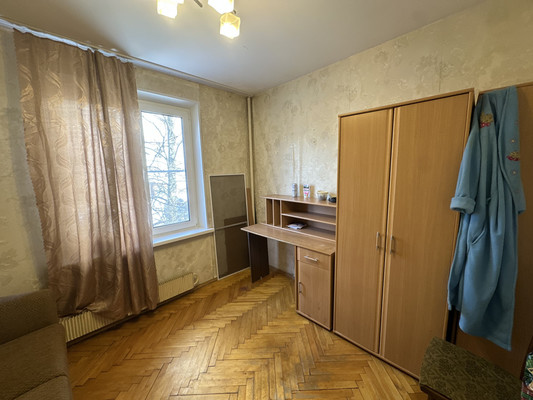 Продам трехкомнатную (3-комн.) квартиру, Голубинская ул, 3к1, Москва г